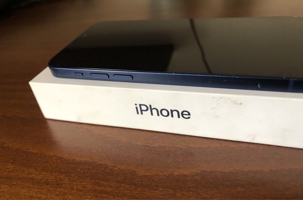 iphone 12 син/blue 128 GB пълен комплект плюс кейсове по избор