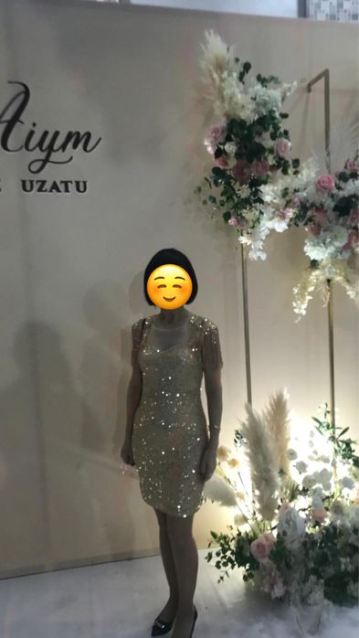 Продам золотое вечернее платье с пайетками