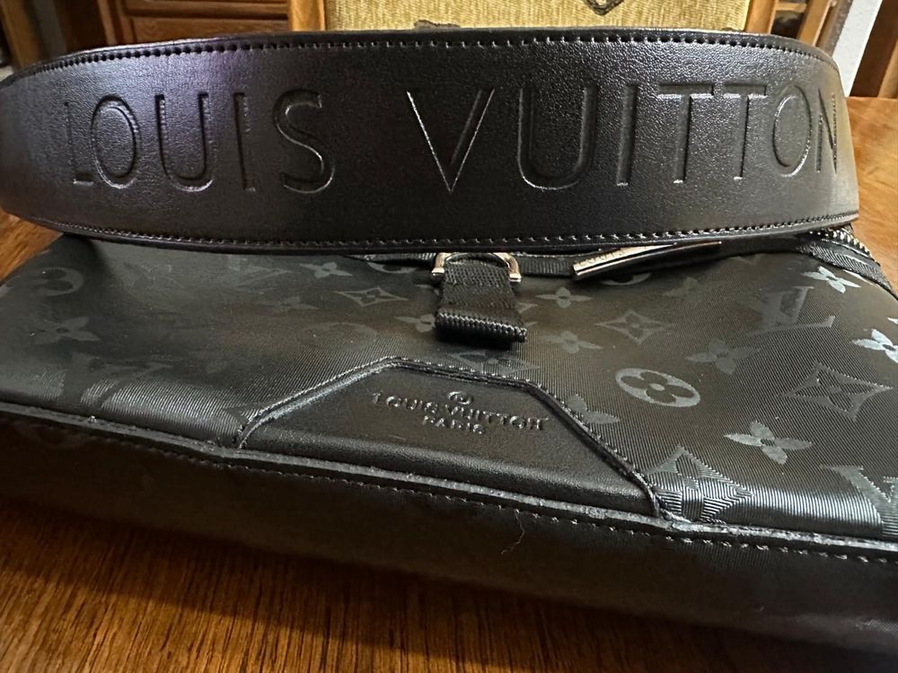 Borseta LV , calitate premium Unisex
