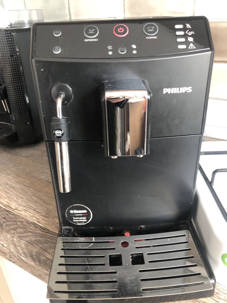 Кафемашини / Автоматична еспресо кафемашина Philips Saeco HD8827/09