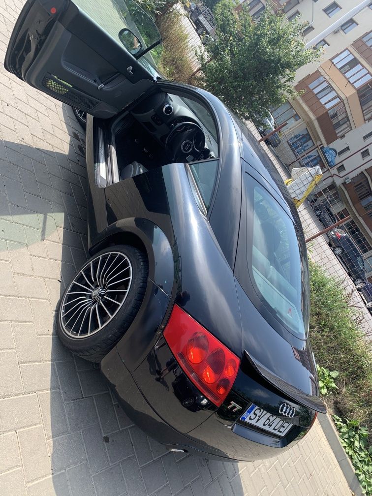 Vind audi tt benzina 1.8cc an 2004 sau schimb cu at sau buggy.