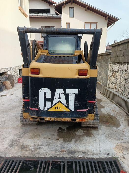 Продавам Катерпилар