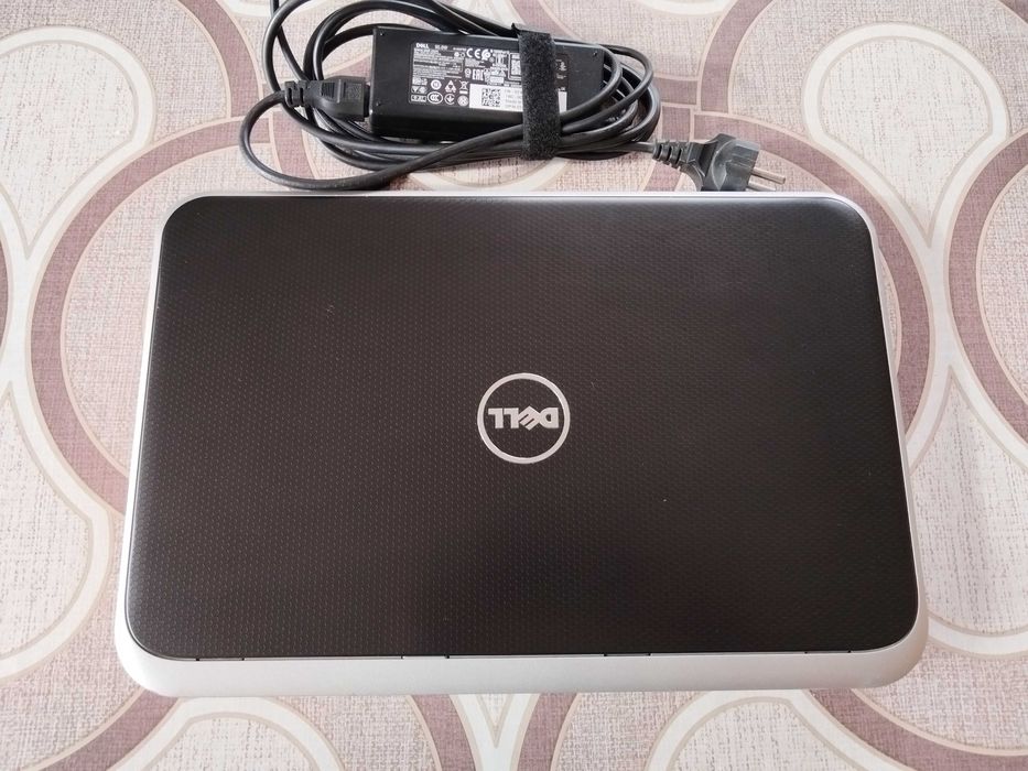 Лаптоп Dell Inspiron 7520