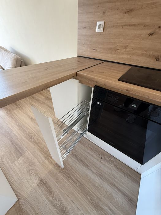 Продавам модерна кухня – почти неизползвана!