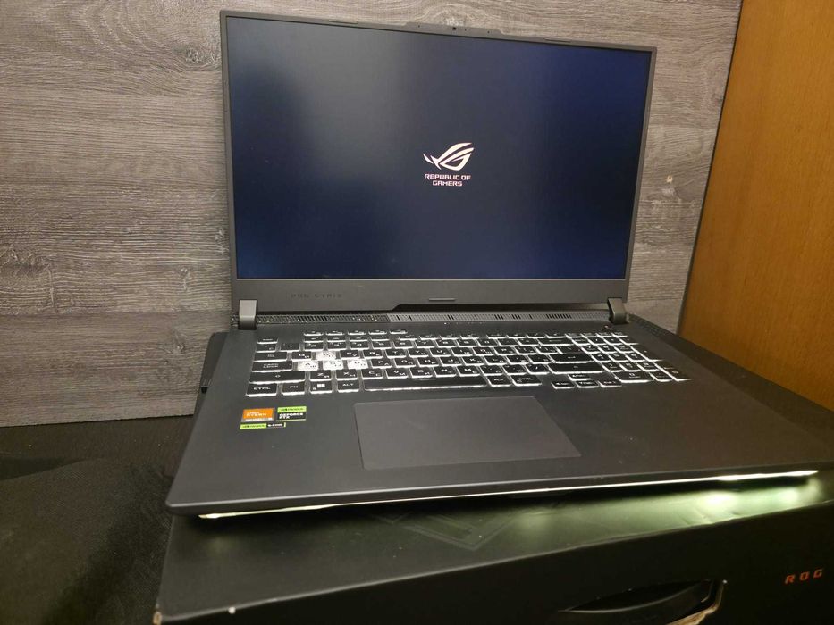 Laptop Gaming ASUS ROG Strix G17 G713PU-LL033, AMD Ryzen 9 7945HX