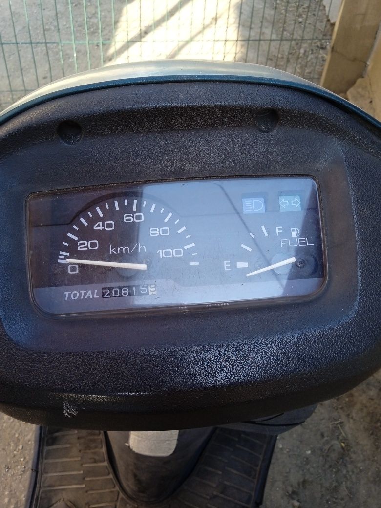 Vând urgent Scuter Suzuki an 125 1996