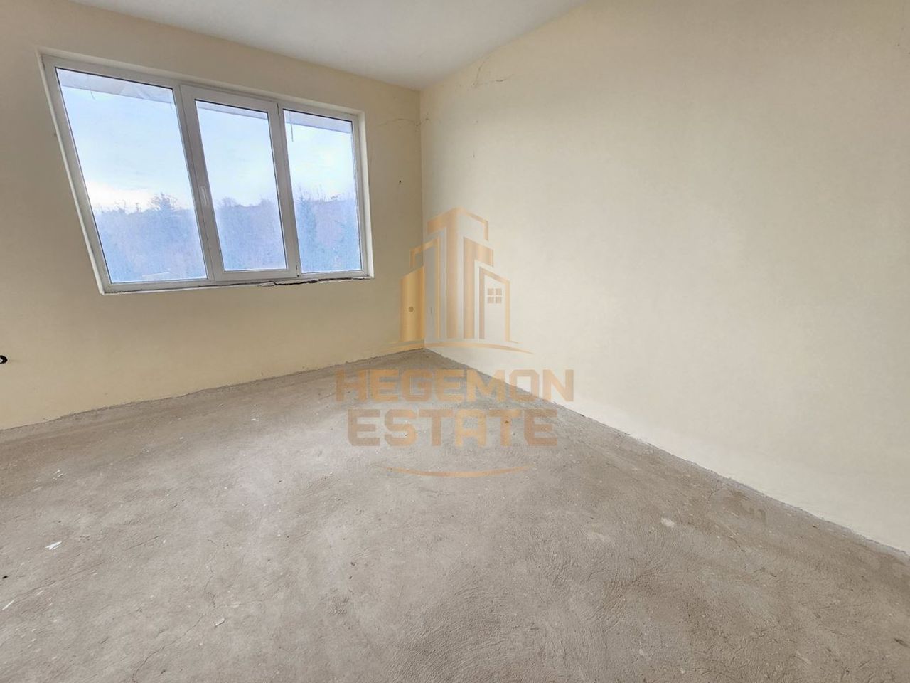 Продава се Двустаен апартамент в Бяла - 101 кв.м за 892 €/кв.м - Снимка #2