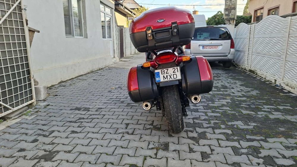 Vând motoreta triumph