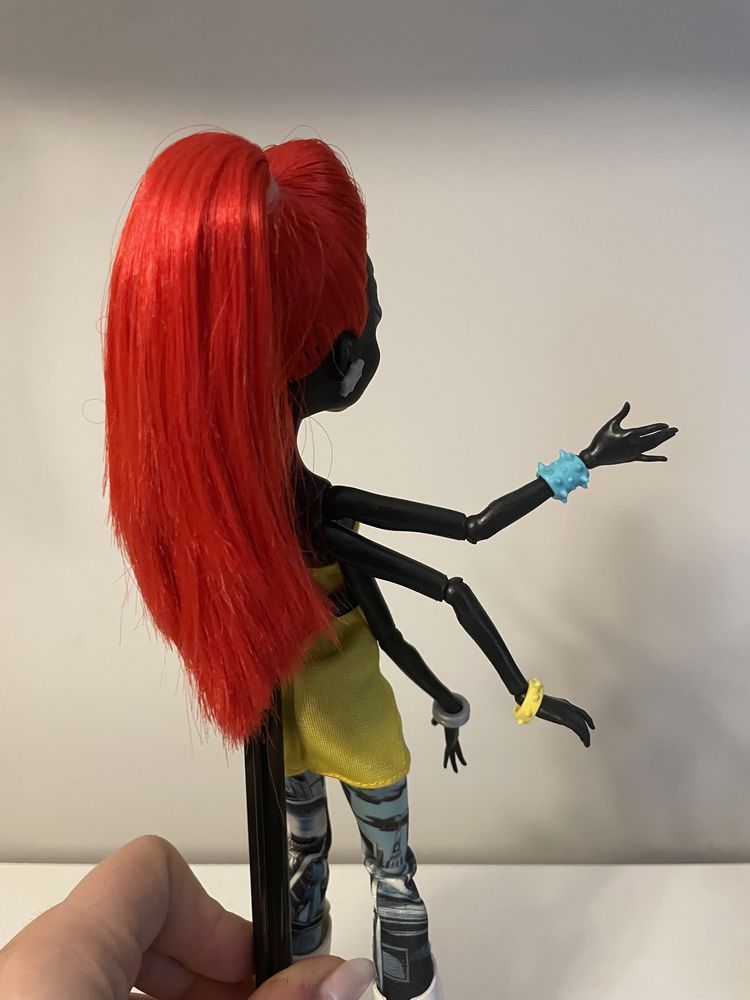 Wydowna monster high papusa