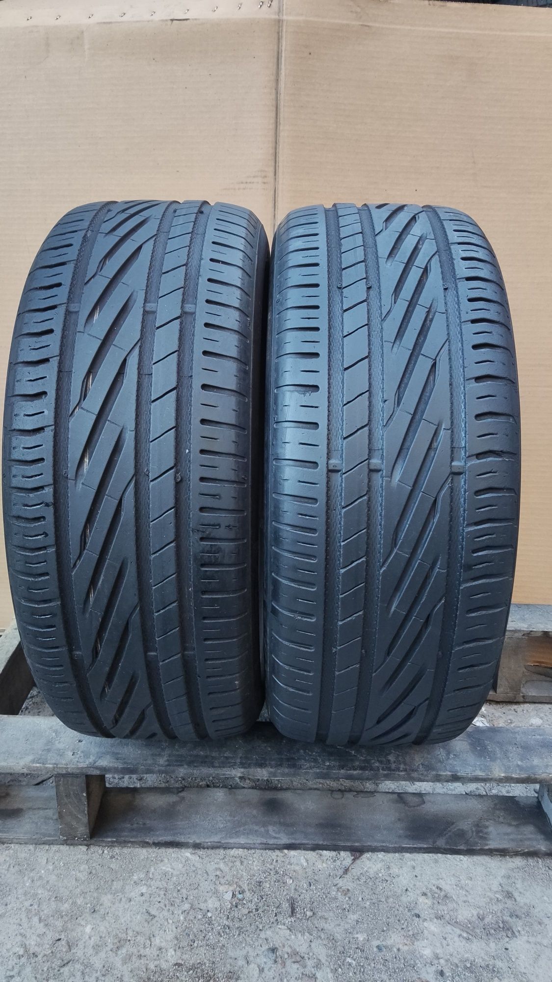 2бр летни гуми 215/55/17 Uniroyal Rain Sport 5
dot4919
6+mm грайфер
Мн