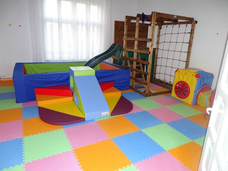 Complex de joaca 5in1, din lemn masiv, cu tobogan, interior/exterior