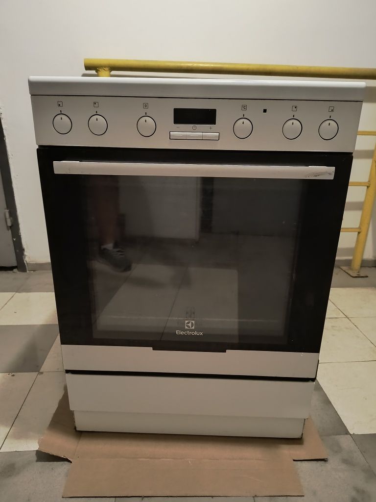 Готварска печка  ELECTROLUX EKC-6450AOW