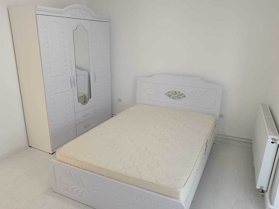 Proprietar închiriez apartament cu 2 camere ~ bloc P ~ în Centru