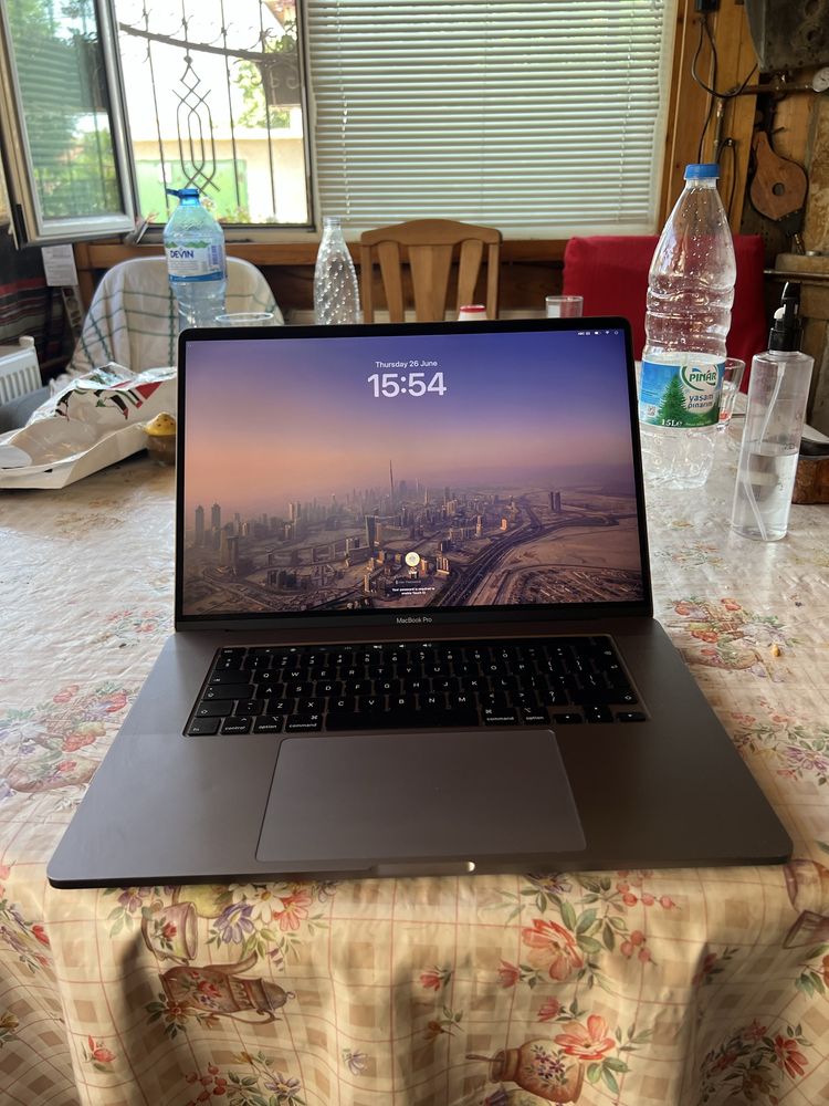 Macbook Pro 16" (2019) | i9 / 32 GB Ram / 512 GB SSD / НОВА БАТЕРИЯ