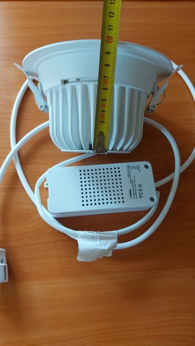 Vând spot led cu droser .