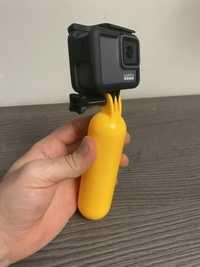 GoPro HERO 7 Silver + SD Card, калъф, статив и връзка за ръка