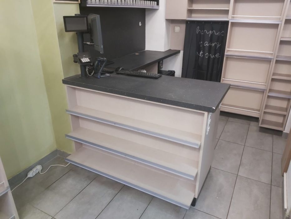 Продава се стелажи