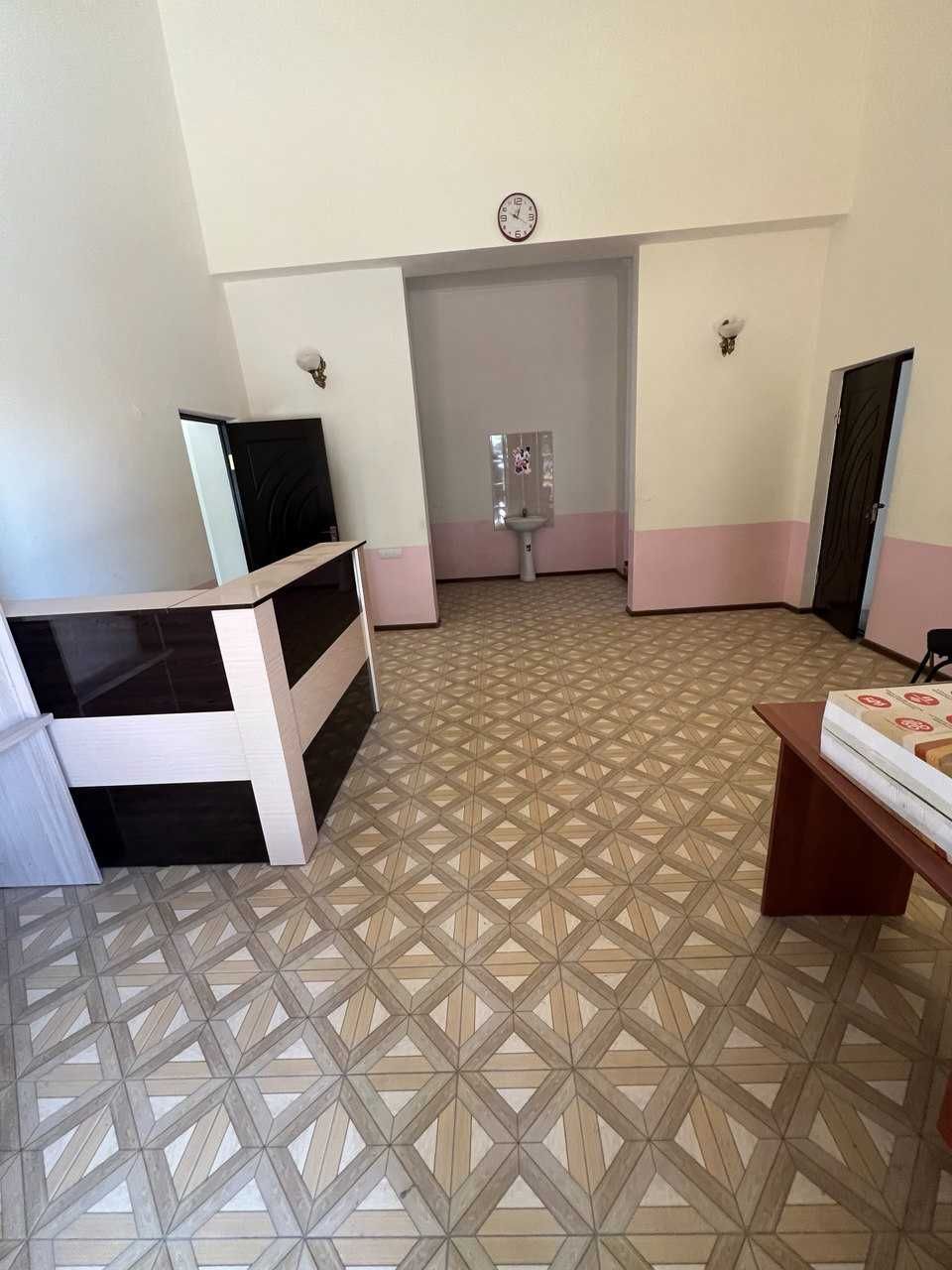 Тайёр офис учун 2 каватли 1072 кв жой сотилади.Яшнобод Тузел 6 соток