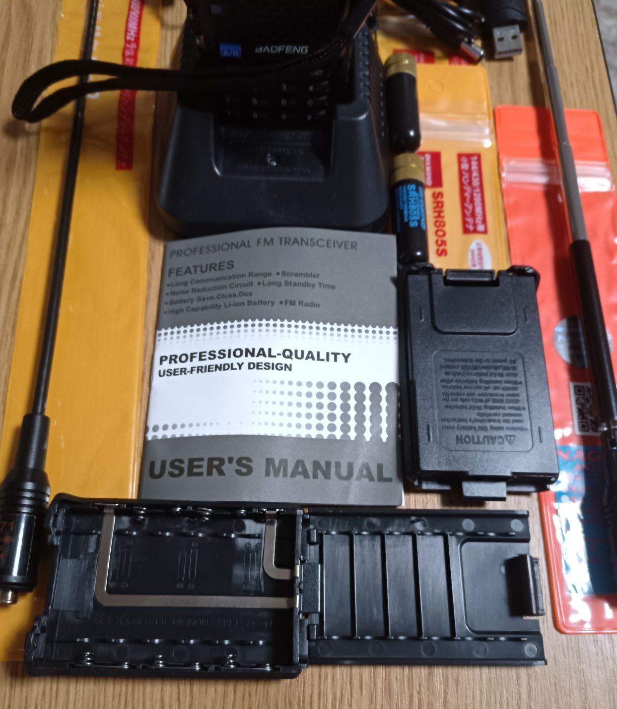 Ocazie!Baofeng UV-5R cu 5 antene și alte accesorii (citiți!)