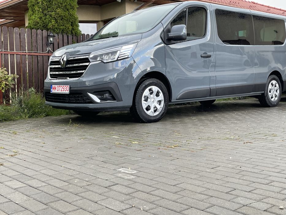 Inchirieri microbuze Noi 8-9 locuri