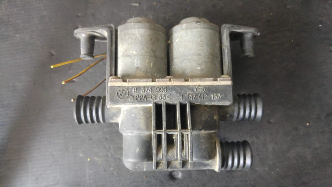Pompa recirculare apa bmw seria 5 e39 530 break 1147412137 8374995