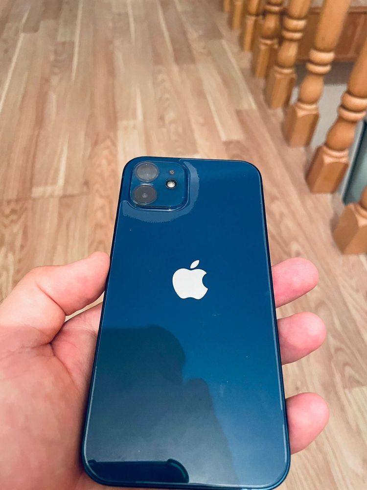 Продам Iphone 12