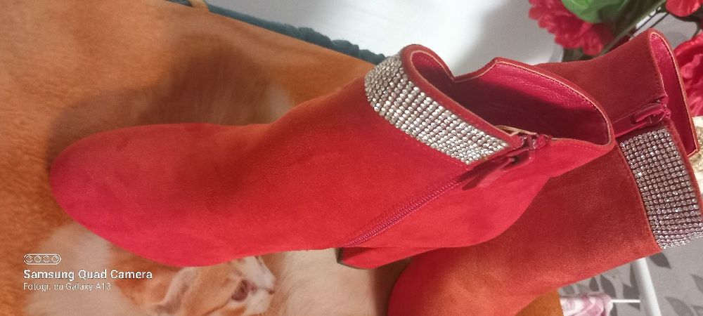 Vând ghete dama roși noi mărimea 36