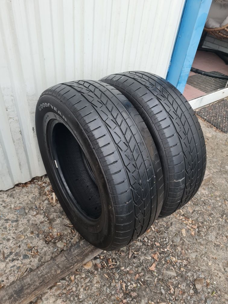 2  Anvelope de vara *235/65R17*Goodyear *LICHIDARE STOC*50 Lei Buc*