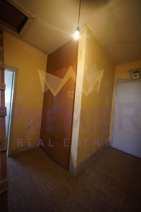 Продава се Двустаен апартамент в Бургас, Център - 70 кв.м за 1893 €/кв.м - Снимка #4