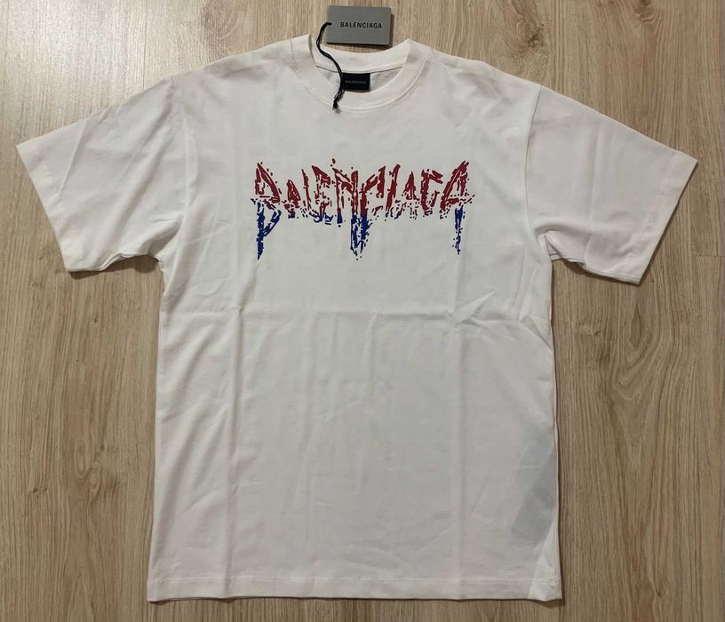 Нови мъжки тениски Balenciaga нови с етикети в черен и в бял цвят.