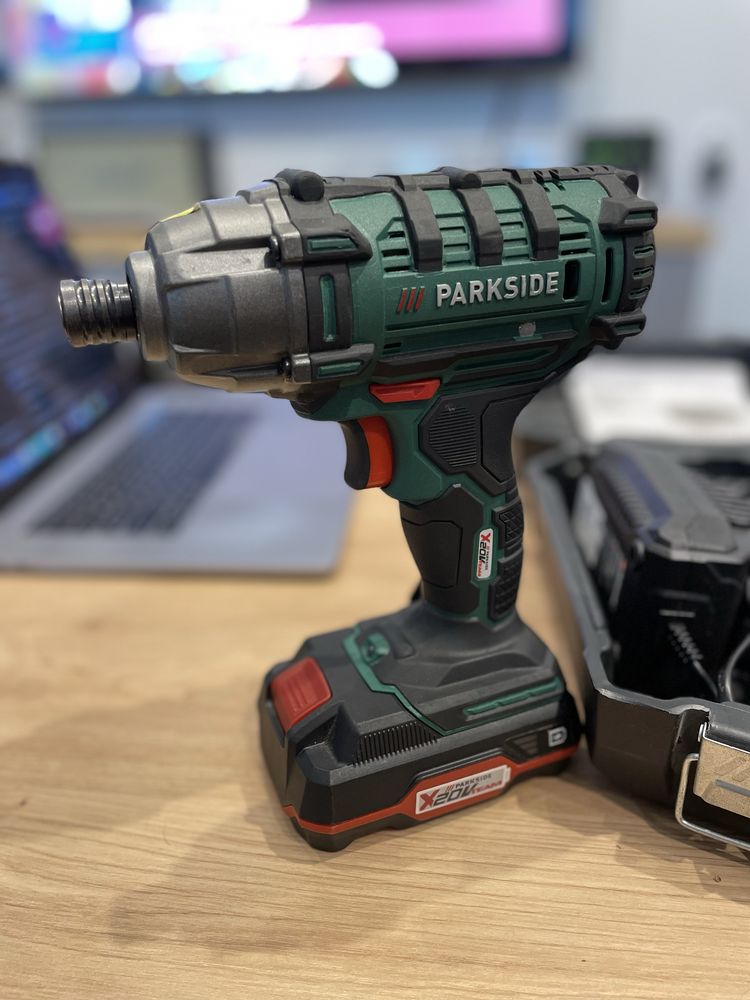 Винтоверт Parkside Impact 20v