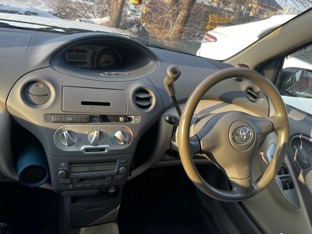 Продам Toyota Vitz