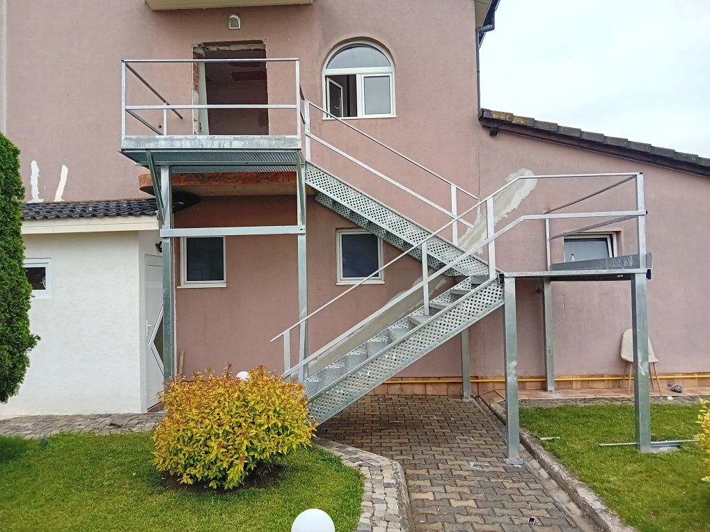 Scara metalica zincata de incendiu