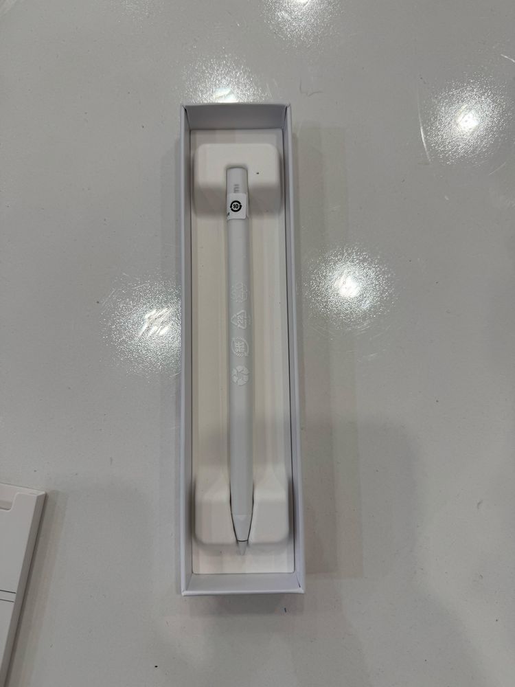 Продам Стилус Xiaomi 23089MP43C белый