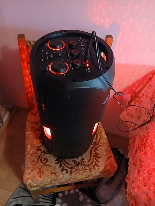 Boxa mare portabila .