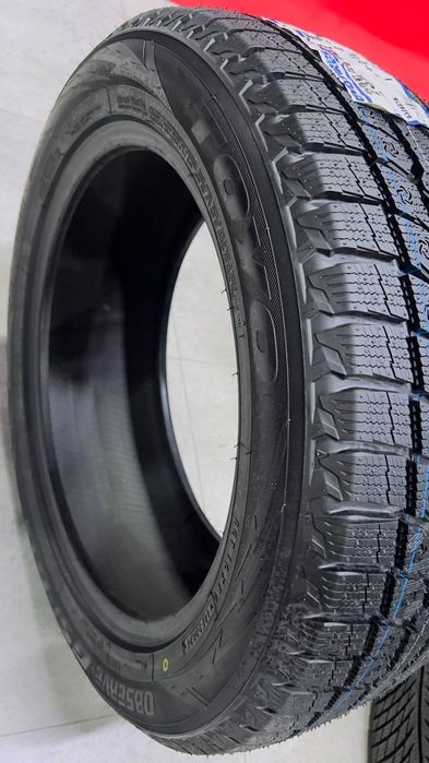 Toyo Tires 
Observe GSI-6LS
235.55.R19 
Made i
Obser