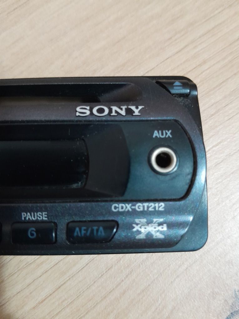 Față cd auto Sony cdx- gt212