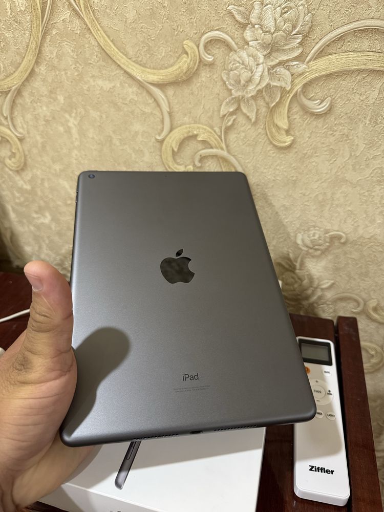 Ipad 9 sotiladi  pamiri 256 talik 10 kunam ishlamagan yangi idyalni
