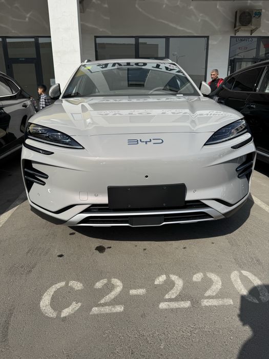 BYD CHAMION 2025-26 Smart 605 km qora narda grey oq