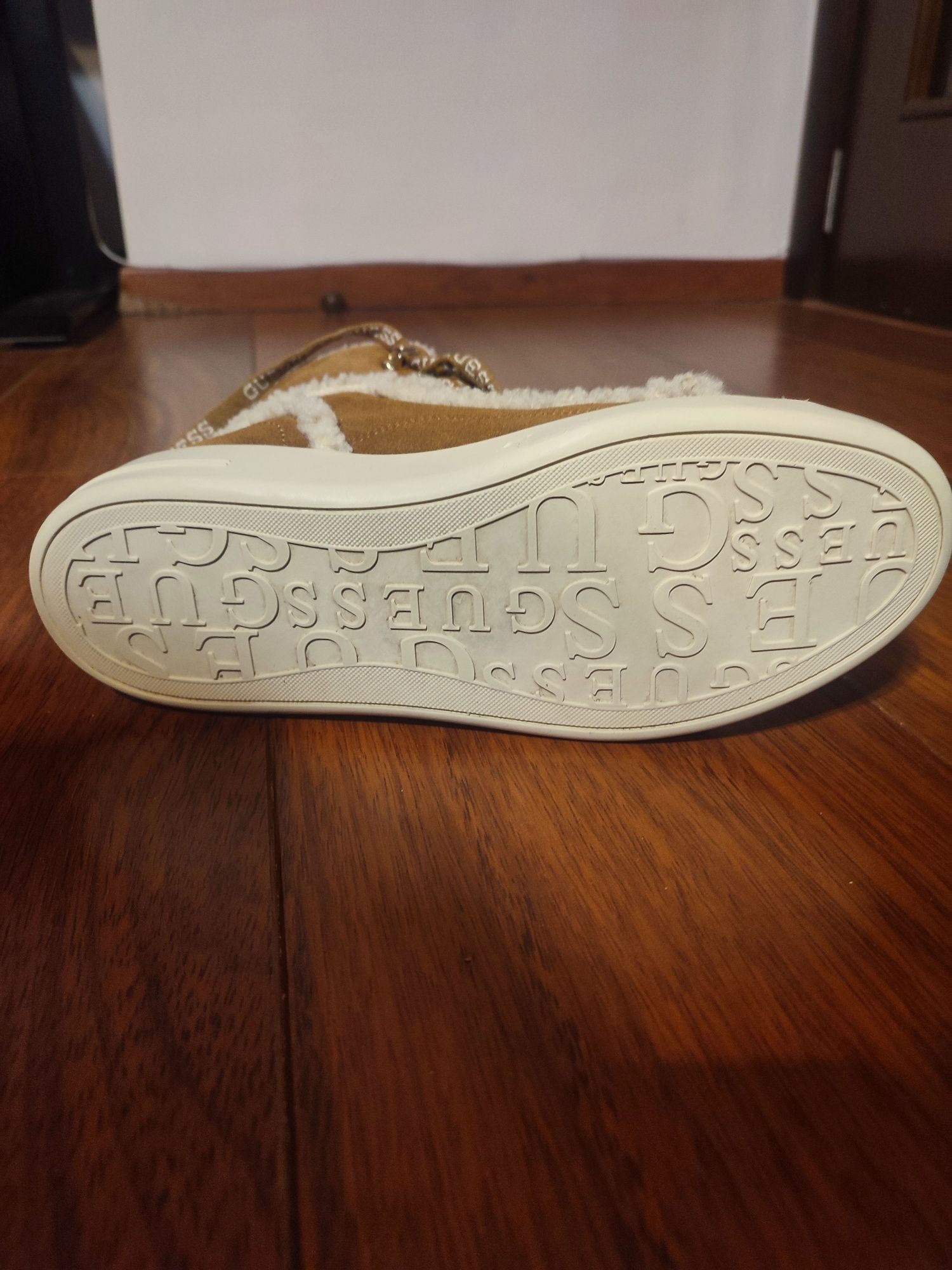 Дамски боти Guess ест. велур