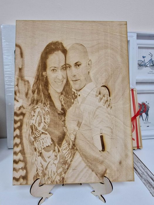 Гравирани снимки на дърво