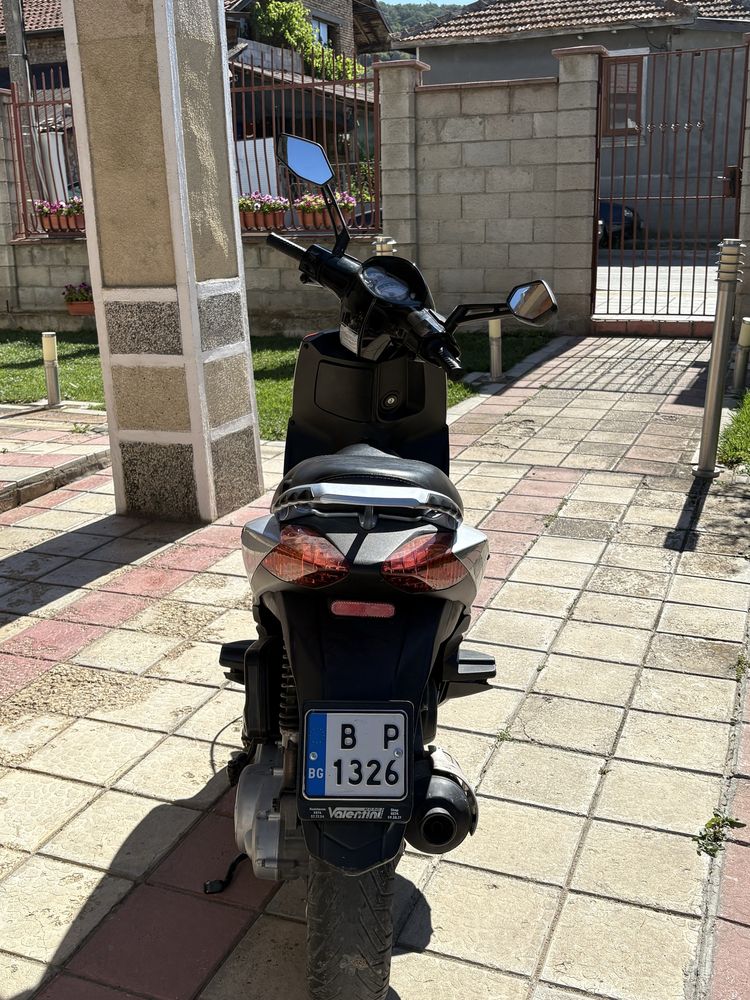 Aprilia sportcity one v4