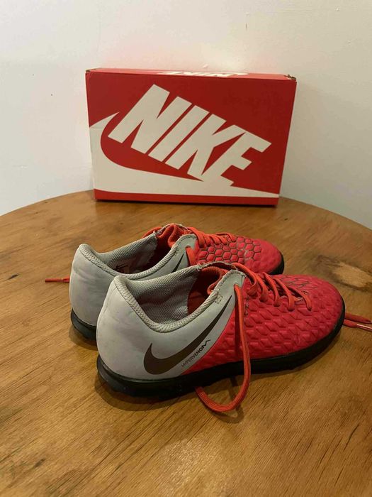 Спортни обувки Nike Бутонки