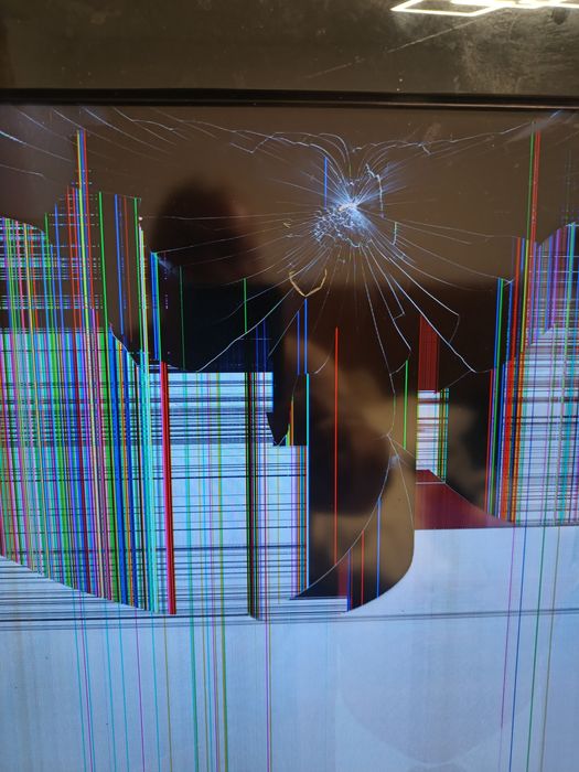 Vând Tv Samsung cu LCD îl spart