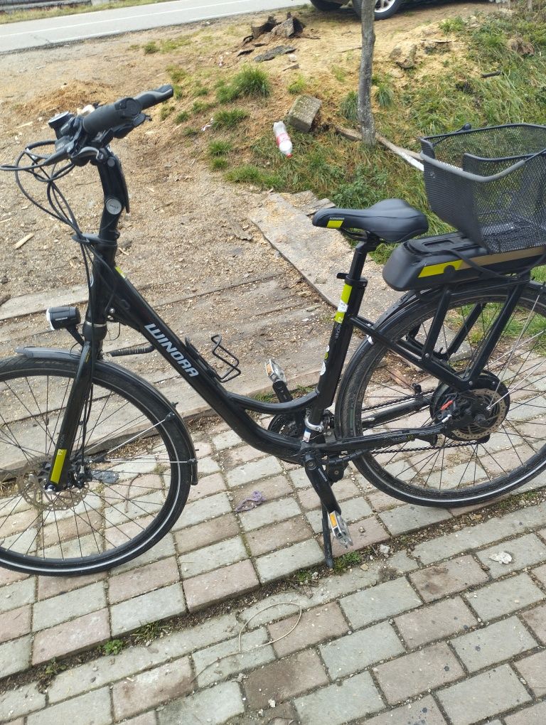 Vând bicicleta winora F2