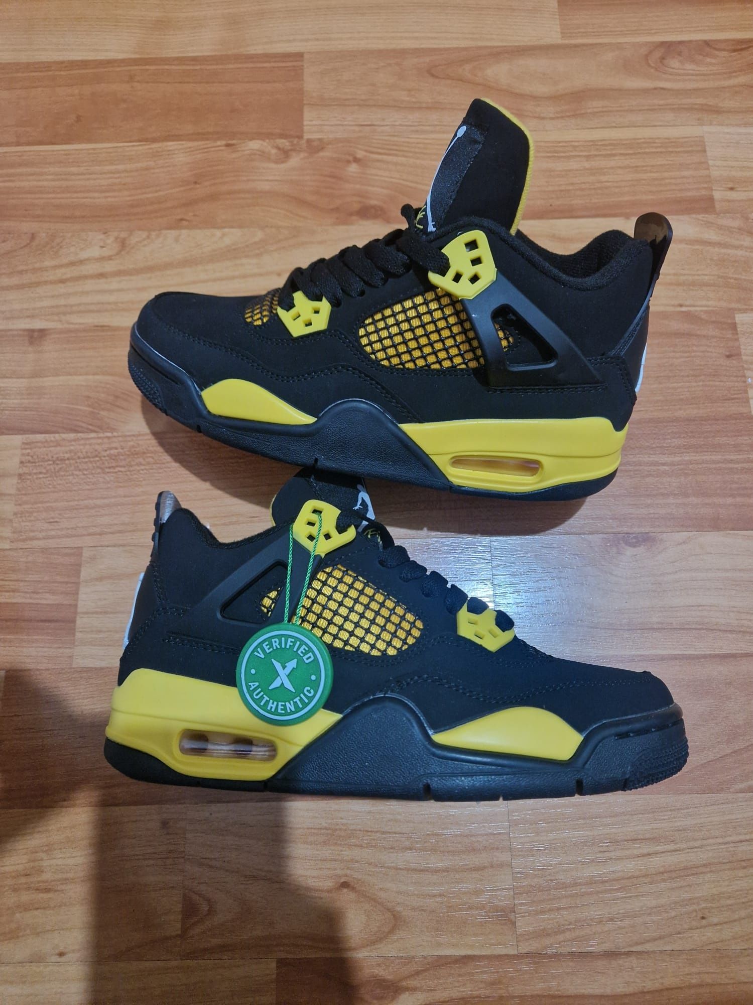 Adidași Jordan Retro patru