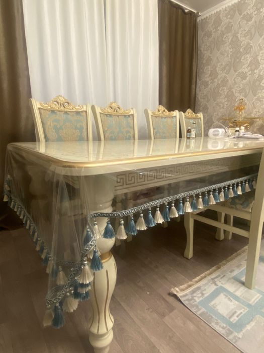 Стол ,красивый стулья