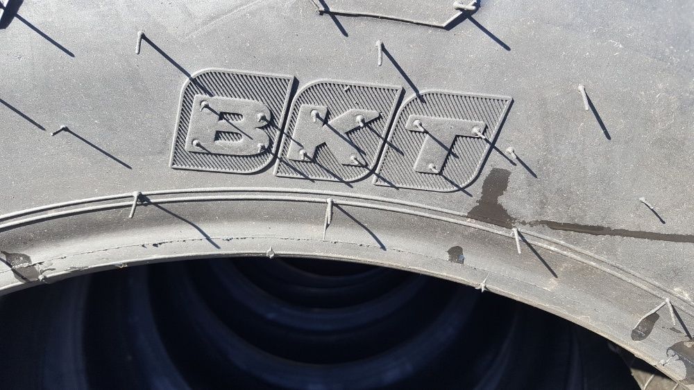 Cauciucuri noi BKT cu garantie 2 ani marimea 11.2-28 de tractor R28