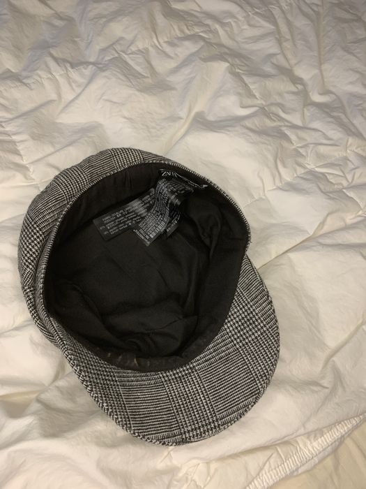 Дамска шапка ZARA