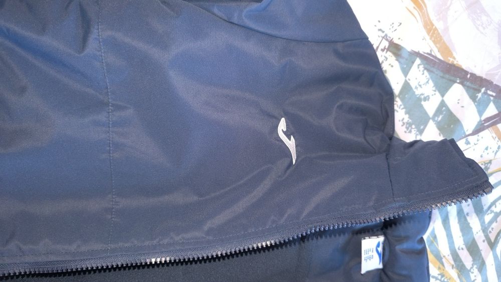 Зимно яке, футболен клуб ДИТ